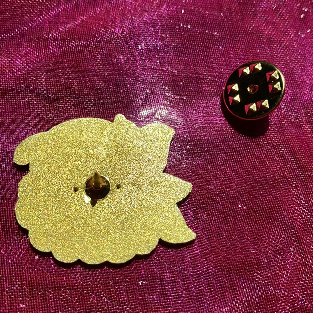 🐱 BlackBerry Kitten Enamel Pin - Picture 4 of 5